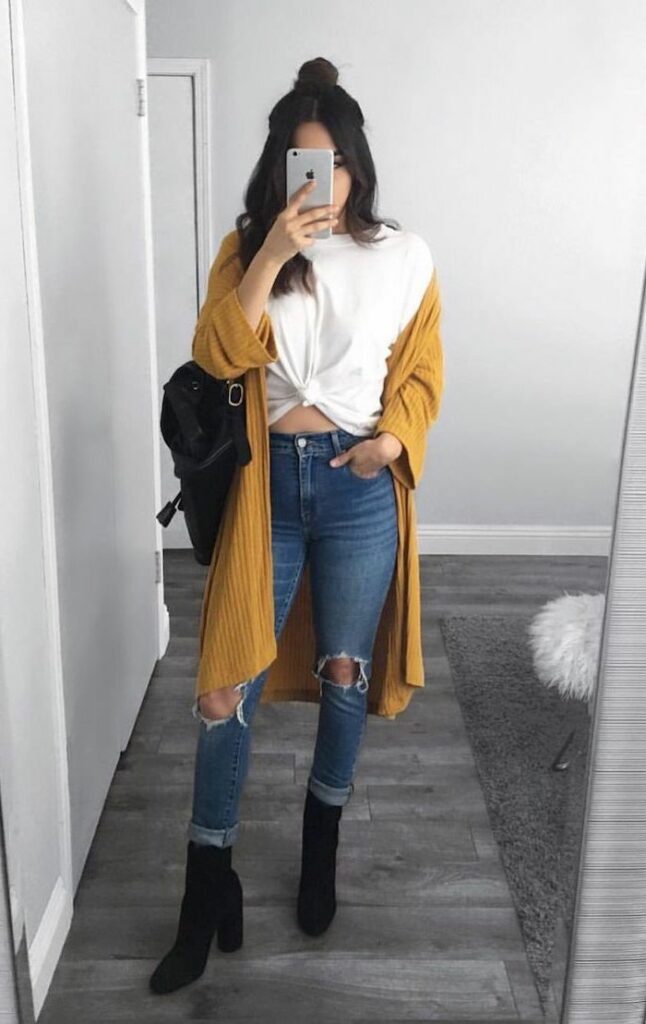 Blue Jeans Outfits with Black Booties